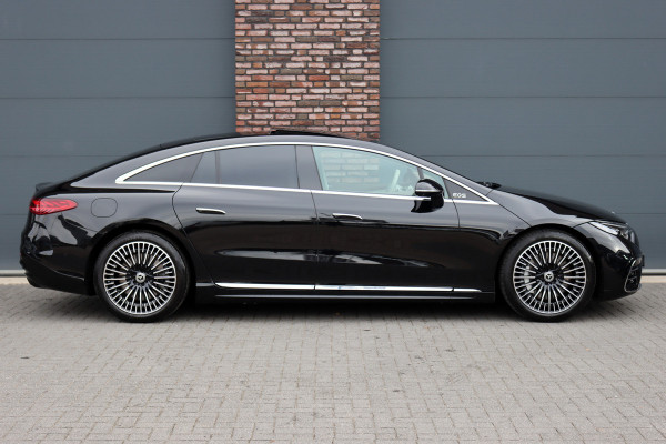 Mercedes-Benz EQS 450+ AMG Line 118 kWh | Facelift | Hyperscreen | Airmatic | Achterasbesturing | Distronic+ | HUD | Verwarmd Stuurwiel | Massage | Stoelventilatie | Digital Light | Panoramadak | Trekhaak |