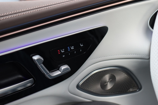 Mercedes-Benz EQS 450+ AMG Line 118 kWh | Facelift | Hyperscreen | Airmatic | Achterasbesturing | Distronic+ | HUD | Verwarmd Stuurwiel | Massage | Stoelventilatie | Digital Light | Panoramadak | Trekhaak |