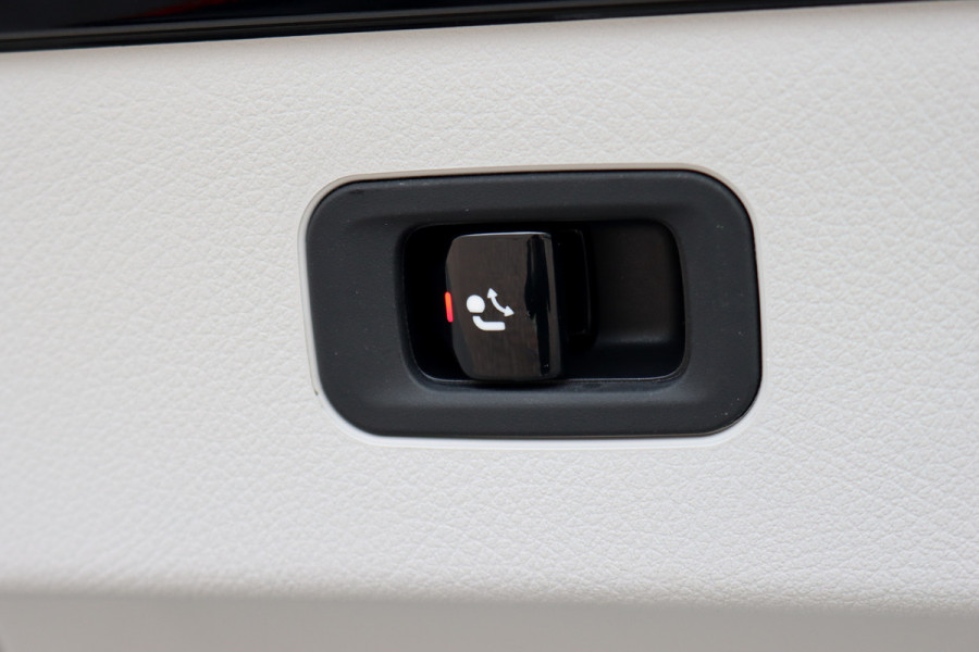 Mercedes-Benz EQS 450+ AMG Line 118 kWh | Facelift | Hyperscreen | Airmatic | Achterasbesturing | Distronic+ | HUD | Verwarmd Stuurwiel | Massage | Stoelventilatie | Digital Light | Panoramadak | Trekhaak |