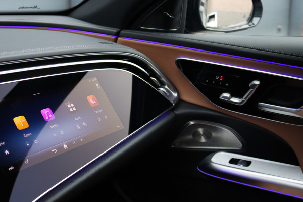 Mercedes-Benz E-Klasse 220 d AMG Line | Hyperscreen | Distronic | Memory | Burmester | Surround Camera | Keyless Go | Digital Light | Nightpakket | Dodehoekassistent |