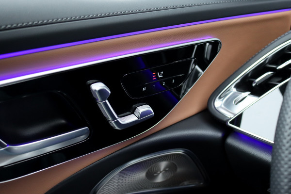 Mercedes-Benz E-Klasse 220 d AMG Line | Hyperscreen | Distronic | Memory | Burmester | Surround Camera | Keyless Go | Digital Light | Nightpakket | Dodehoekassistent |