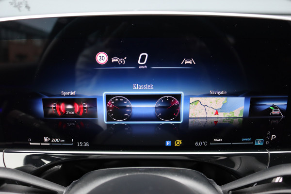 Mercedes-Benz E-Klasse 220 d AMG Line | Hyperscreen | Distronic | Memory | Burmester | Surround Camera | Keyless Go | Digital Light | Nightpakket | Dodehoekassistent |