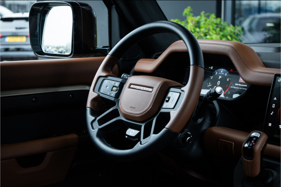 Land Rover Defender 110 4.4 P635 Octa - Petra Copper | BTW | Panorama | Meridian | Luchtvering | Trekhaak