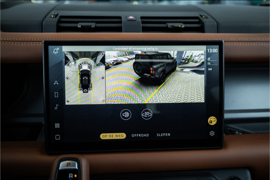 Land Rover Defender 110 4.4 P635 Octa - Petra Copper | BTW | Panorama | Meridian | Luchtvering | Trekhaak
