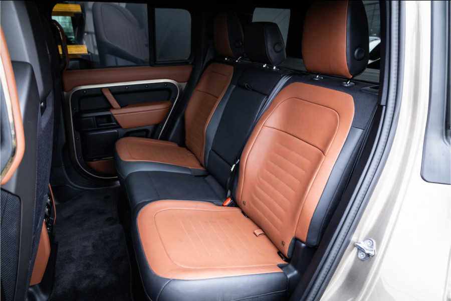 Land Rover Defender 110 4.4 P635 Octa - Petra Copper | BTW | Panorama | Meridian | Luchtvering | Trekhaak