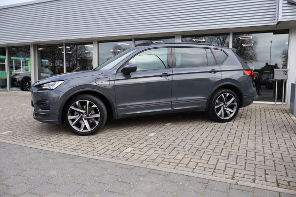 Seat Tarraco 1.4 TSI e-Hybrid PHEV FR 245Pk / Business Intense / Navi / ACC / Panoramadak / 360 Camera / Side Assist / Trekhaak.