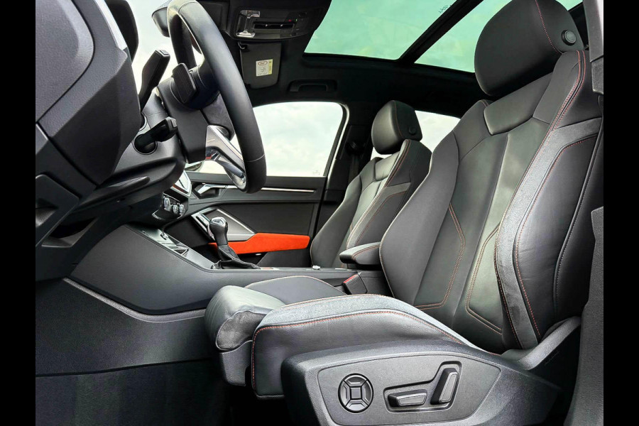 Audi Q3 45TFSI e 245pk S-Tronic Competition Edition One S-Line 1e Eig! Audi Exclusive|Pano|B&O|Magnetic|Leder|360°|Ambiance|Matrix