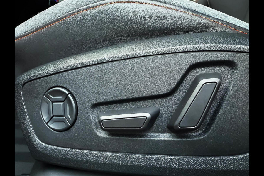 Audi Q3 45TFSI e 245pk S-Tronic Competition Edition One S-Line 1e Eig! Audi Exclusive|Pano|B&O|Magnetic|Leder|360°|Ambiance|Matrix