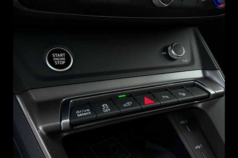 Audi Q3 45TFSI e 245pk S-Tronic Competition Edition One S-Line 1e Eig! Audi Exclusive|Pano|B&O|Magnetic|Leder|360°|Ambiance|Matrix