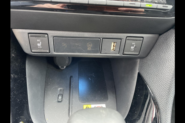 Toyota Yaris 1.5 Hybrid Executive | Stoelverwarming | Navigatie | Dodehoek detectie | Parkeersenoren |