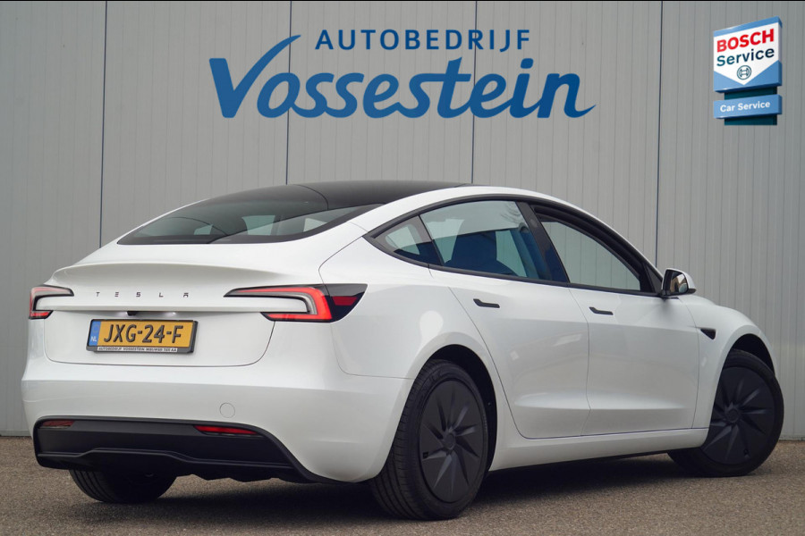 Tesla Model 3 RWD 60 kWh / Nieuw! / Incl. BTW / Pano / Stuurverw. / Elek. Klep / 360 camera / Pearl White Metallic