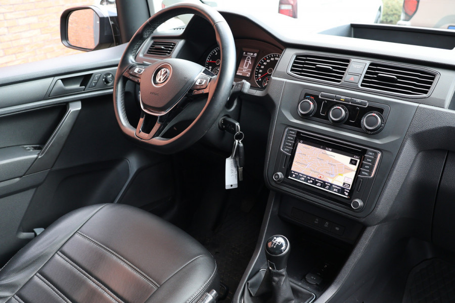 Volkswagen Caddy 2.0 TDI L2H1 185 PK Maxi Exclusive | Bi-Xenon | Navigatie | CarPlay | Trekhaak | DAB | MF Stuur | PDC | Imperiaal | Trekhaak | Sidebars | Alarm | Nieuwe APK | NAP Logisch