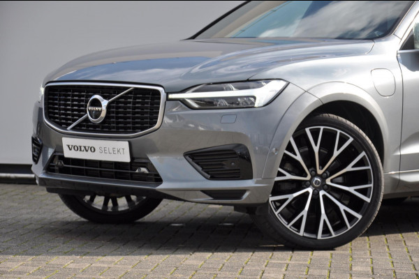 Volvo XC60 T8 390PK Automaat Recharge AWD R-Design / Adaptieve cruise control/ BLIS/ Panoramadak/ Trekhaak/ Head up display/ 360 camera/ Parkeersensoren/ Stoel en stuurwielverwarming