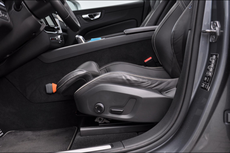 Volvo XC60 T8 390PK Automaat Recharge AWD R-Design / Adaptieve cruise control/ BLIS/ Panoramadak/ Trekhaak/ Head up display/ 360 camera/ Parkeersensoren/ Stoel en stuurwielverwarming