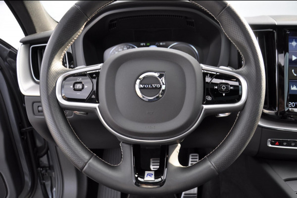 Volvo XC60 T8 390PK Automaat Recharge AWD R-Design / Adaptieve cruise control/ BLIS/ Panoramadak/ Trekhaak/ Head up display/ 360 camera/ Parkeersensoren/ Stoel en stuurwielverwarming