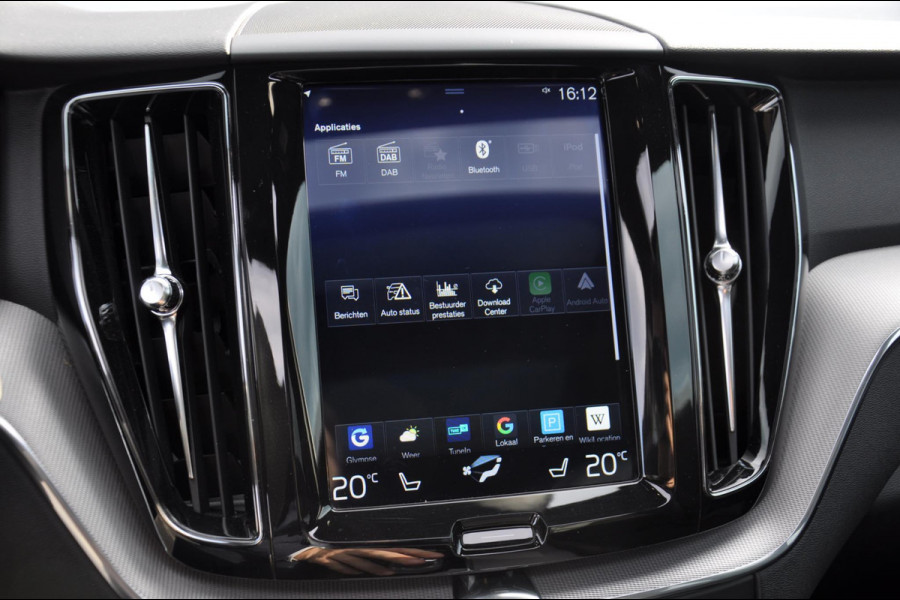 Volvo XC60 T8 390PK Automaat Recharge AWD R-Design / Adaptieve cruise control/ BLIS/ Panoramadak/ Trekhaak/ Head up display/ 360 camera/ Parkeersensoren/ Stoel en stuurwielverwarming