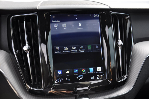 Volvo XC60 T8 390PK Automaat Recharge AWD R-Design / Adaptieve cruise control/ BLIS/ Panoramadak/ Trekhaak/ Head up display/ 360 camera/ Parkeersensoren/ Stoel en stuurwielverwarming
