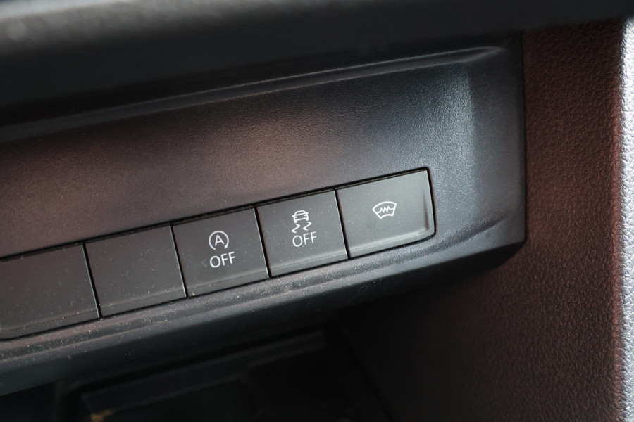 Volkswagen Caddy 2.0 TDI L2H1 185 PK Maxi Exclusive | Bi-Xenon | Navigatie | CarPlay | Trekhaak | DAB | MF Stuur | PDC | Imperiaal | Trekhaak | Sidebars | Alarm | Nieuwe APK | NAP Logisch