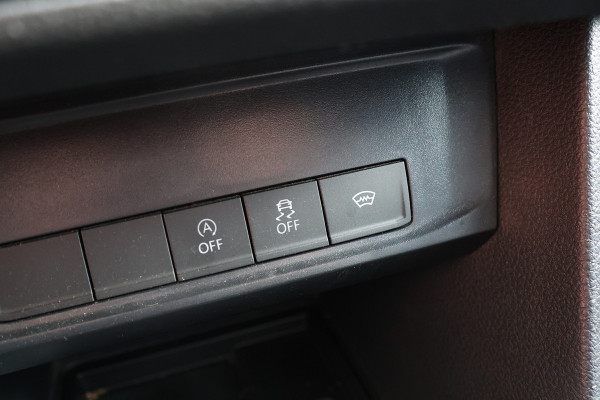 Volkswagen Caddy 2.0 TDI L2H1 185 PK Maxi Exclusive | Bi-Xenon | Navigatie | CarPlay | Trekhaak | DAB | MF Stuur | PDC | Imperiaal | Trekhaak | Sidebars | Alarm | Nieuwe APK | NAP Logisch