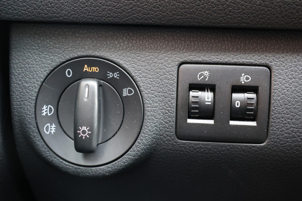 Volkswagen Caddy 2.0 TDI L2H1 185 PK Maxi Exclusive | Bi-Xenon | Navigatie | CarPlay | Trekhaak | DAB | MF Stuur | PDC | Imperiaal | Trekhaak | Sidebars | Alarm | Nieuwe APK | NAP Logisch