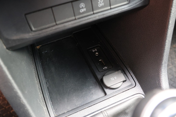 Volkswagen Caddy 2.0 TDI L2H1 185 PK Maxi Exclusive | Bi-Xenon | Navigatie | CarPlay | Trekhaak | DAB | MF Stuur | PDC | Imperiaal | Trekhaak | Sidebars | Alarm | Nieuwe APK | NAP Logisch