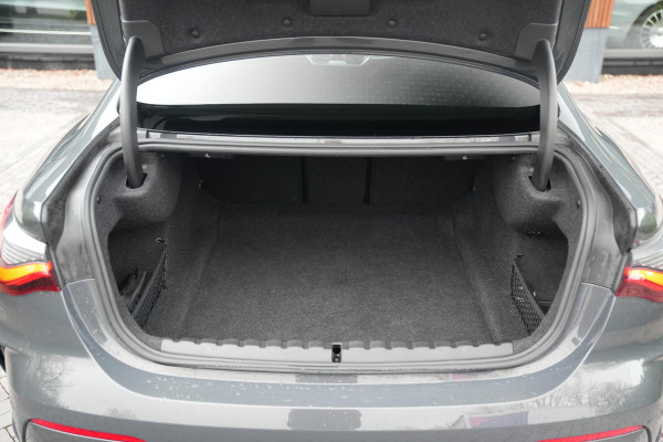 BMW 4 Serie Coupé 420i M Pakket Harman/Kardon LED Cruise Clima Alcantara Camera