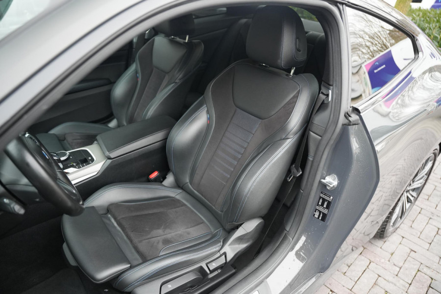 BMW 4 Serie Coupé 420i M Pakket Harman/Kardon LED Cruise Clima Alcantara Camera