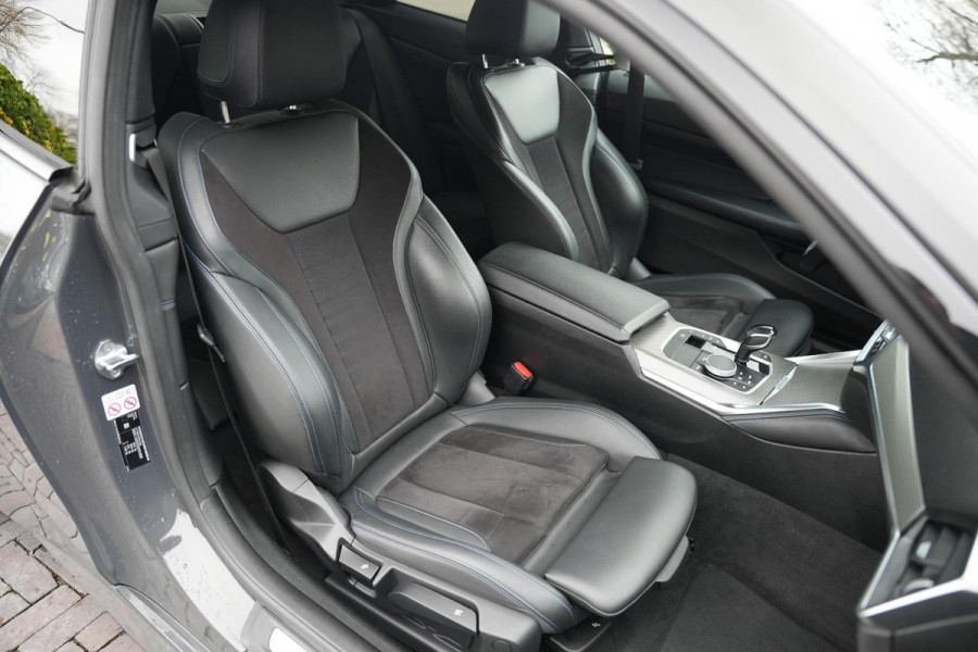 BMW 4 Serie Coupé 420i M Pakket Harman/Kardon LED Cruise Clima Alcantara Camera