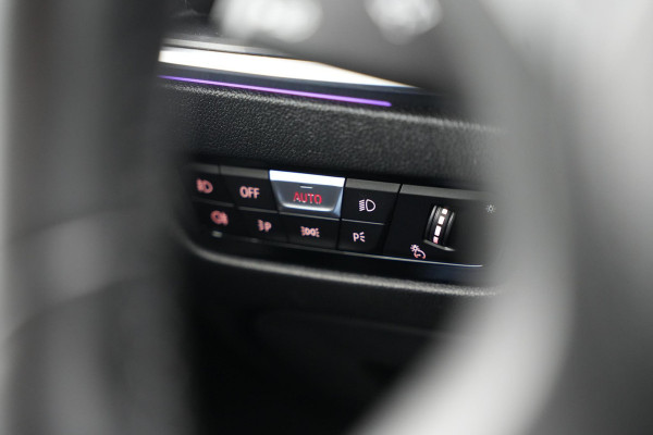 BMW 4 Serie Coupé 420i M Pakket Harman/Kardon LED Cruise Clima Alcantara Camera