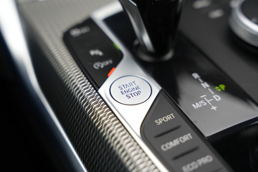 BMW 4 Serie Coupé 420i M Pakket Harman/Kardon LED Cruise Clima Alcantara Camera