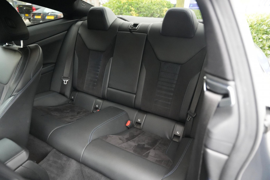 BMW 4 Serie Coupé 420i M Pakket Harman/Kardon LED Cruise Clima Alcantara Camera