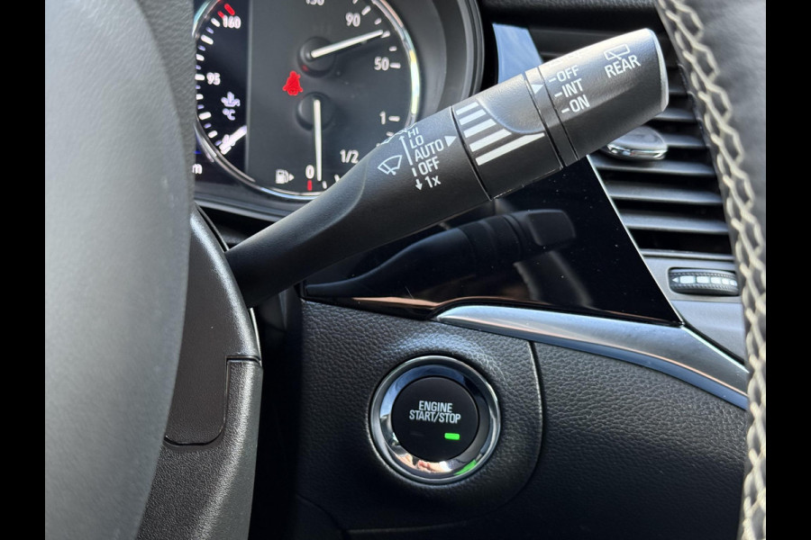 Opel Astra Sports Tourer 1.2 Ultimate 146pk,Leder-Alcantara,2e Eigenaar,6 Bak,Navi,Camera,Stoelverw-Stuurverw.Keyless,Lm velgen,Pdc V+A,Rijstrooksensor,BSD,N.A.P,Dealer Onderhouden,Apk tot 10-2026