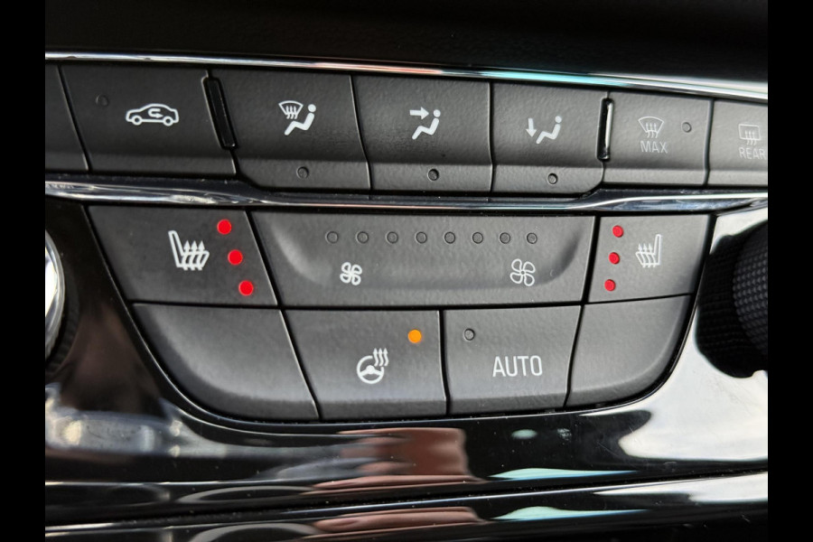 Opel Astra Sports Tourer 1.2 Ultimate 146pk,Leder-Alcantara,2e Eigenaar,6 Bak,Navi,Camera,Stoelverw-Stuurverw.Keyless,Lm velgen,Pdc V+A,Rijstrooksensor,BSD,N.A.P,Dealer Onderhouden,Apk tot 10-2026