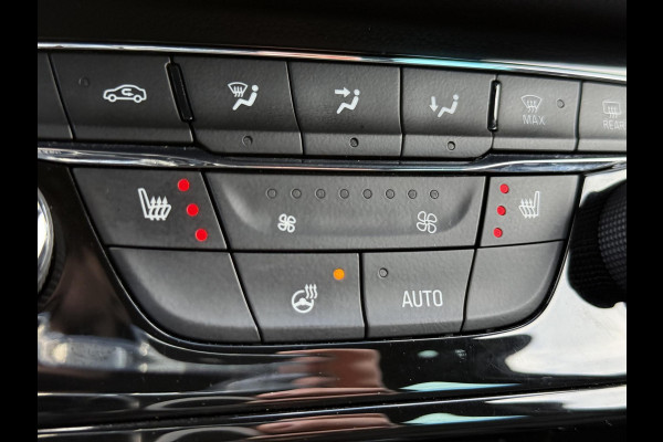 Opel Astra Sports Tourer 1.2 Ultimate 146pk,Leder-Alcantara,2e Eigenaar,6 Bak,Navi,Camera,Stoelverw-Stuurverw.Keyless,Lm velgen,Pdc V+A,Rijstrooksensor,BSD,N.A.P,Dealer Onderhouden,Apk tot 10-2026