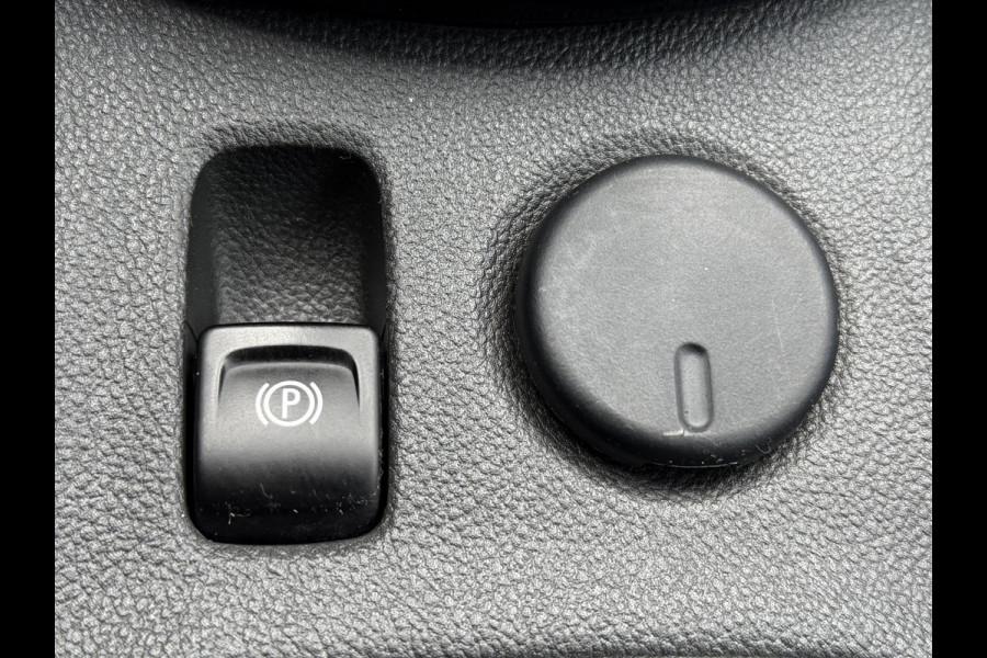 Opel Astra Sports Tourer 1.2 Ultimate 146pk,Leder-Alcantara,2e Eigenaar,6 Bak,Navi,Camera,Stoelverw-Stuurverw.Keyless,Lm velgen,Pdc V+A,Rijstrooksensor,BSD,N.A.P,Dealer Onderhouden,Apk tot 10-2026