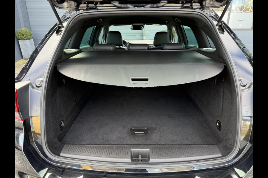 Opel Astra Sports Tourer 1.2 Ultimate 146pk,Leder-Alcantara,2e Eigenaar,6 Bak,Navi,Camera,Stoelverw-Stuurverw.Keyless,Lm velgen,Pdc V+A,Rijstrooksensor,BSD,N.A.P,Dealer Onderhouden,Apk tot 10-2026