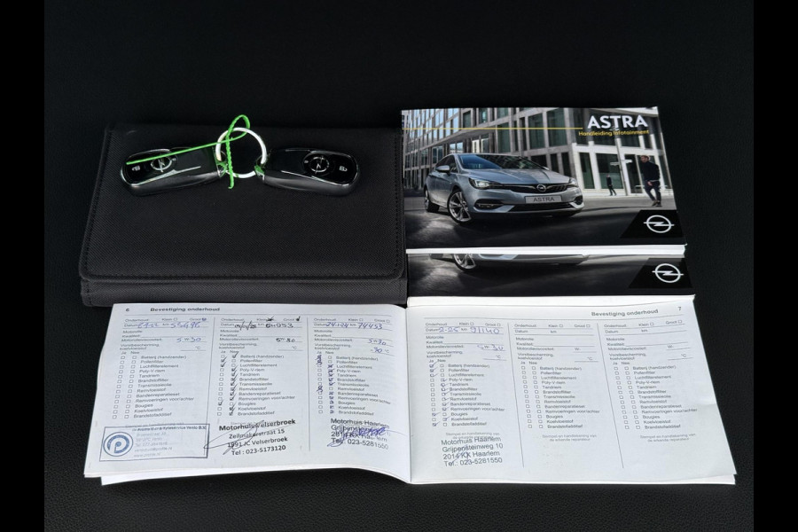 Opel Astra Sports Tourer 1.2 Ultimate 146pk,Leder-Alcantara,2e Eigenaar,6 Bak,Navi,Camera,Stoelverw-Stuurverw.Keyless,Lm velgen,Pdc V+A,Rijstrooksensor,BSD,N.A.P,Dealer Onderhouden,Apk tot 10-2026