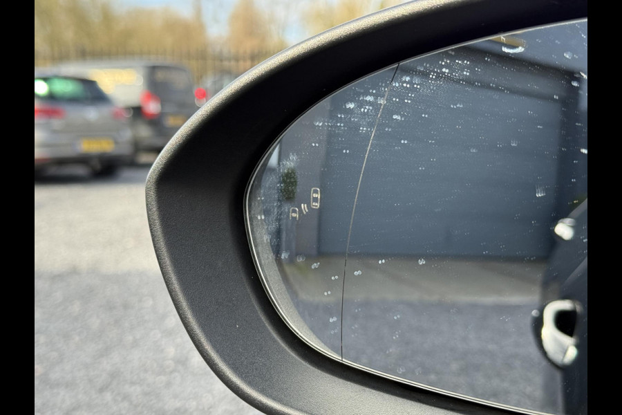 Opel Astra Sports Tourer 1.2 Ultimate 146pk,Leder-Alcantara,2e Eigenaar,6 Bak,Navi,Camera,Stoelverw-Stuurverw.Keyless,Lm velgen,Pdc V+A,Rijstrooksensor,BSD,N.A.P,Dealer Onderhouden,Apk tot 10-2026