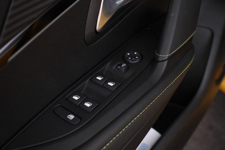 Peugeot 208 1.2 PureTech GT Pack Digital dash, Panorama, GT line, Airco,