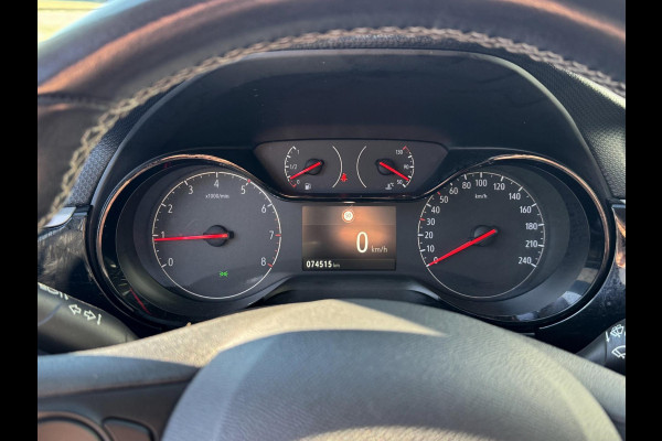 Opel Corsa 1.2 BLACK Edition - Navigatie / Apple CarPlay I Airco I PDC I Sport velgen I Dealer onderhouden