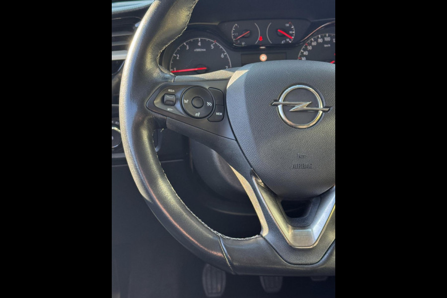 Opel Corsa 1.2 BLACK Edition - Navigatie / Apple CarPlay I Airco I PDC I Sport velgen I Dealer onderhouden