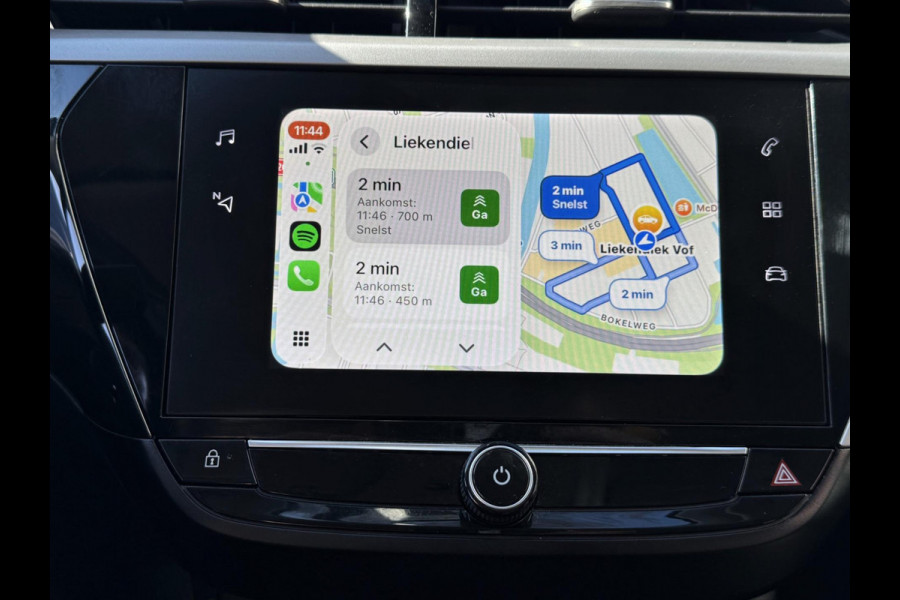 Opel Corsa 1.2 BLACK Edition - Navigatie / Apple CarPlay I Airco I PDC I Sport velgen I Dealer onderhouden