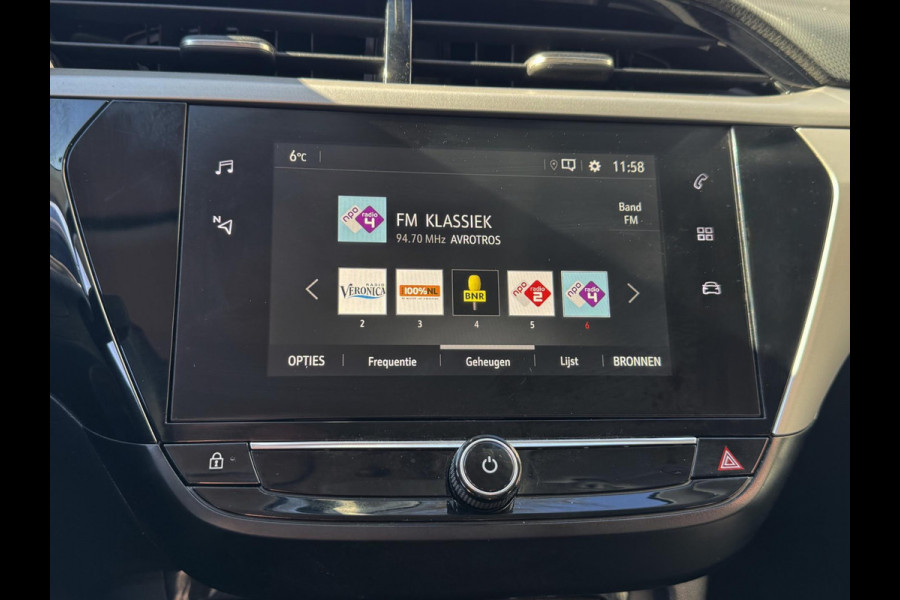 Opel Corsa 1.2 BLACK Edition - Navigatie / Apple CarPlay I Airco I PDC I Sport velgen I Dealer onderhouden