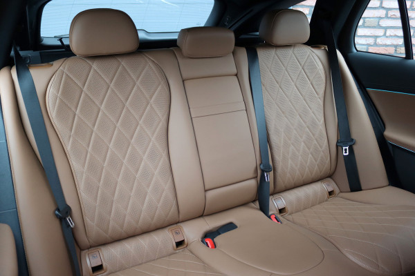 Mercedes-Benz E-Klasse Estate 300 e AMG Line Premium | Airmatic | Hyperscreen | Distronic+ | Massage | Stoelventilatie | Nappa Leder | Burmester | 3D-Display | Vlakkenverwarming | Memory | HUD |