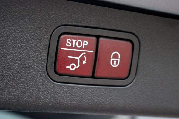 Mercedes-Benz E-Klasse Estate 300 e AMG Line Premium | Airmatic | Hyperscreen | Distronic+ | Massage | Stoelventilatie | Nappa Leder | Burmester | 3D-Display | Vlakkenverwarming | Memory | HUD |