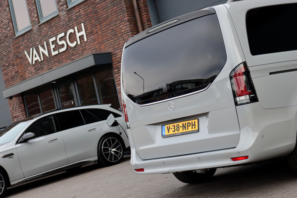 Mercedes-Benz V-Klasse 250d L2 Avantgarde | Distronic | AMG | Trekhaak | Standverwarming | Surround Camera | Elek. Schuifdeuren | Multibeam LED | Leder | Rijassistentiepakket | Verwarmd Stuurwiel |