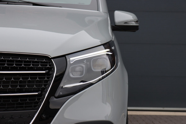 Mercedes-Benz V-Klasse 250d L2 Avantgarde | Distronic | AMG | Trekhaak | Standverwarming | Surround Camera | Elek. Schuifdeuren | Multibeam LED | Leder | Rijassistentiepakket | Verwarmd Stuurwiel |