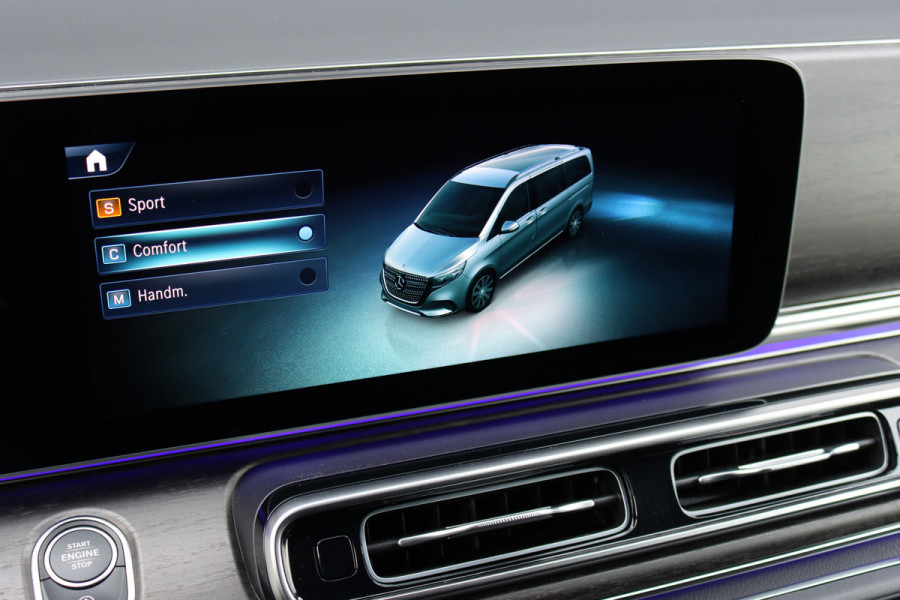 Mercedes-Benz V-Klasse 250d L2 Avantgarde | Distronic | AMG | Trekhaak | Standverwarming | Surround Camera | Elek. Schuifdeuren | Multibeam LED | Leder | Rijassistentiepakket | Verwarmd Stuurwiel |