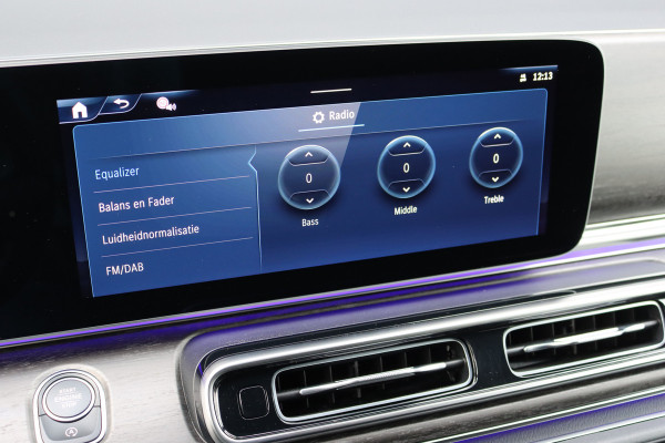 Mercedes-Benz V-Klasse 250d L2 Avantgarde | Distronic | AMG | Trekhaak | Standverwarming | Surround Camera | Elek. Schuifdeuren | Multibeam LED | Leder | Rijassistentiepakket | Verwarmd Stuurwiel |