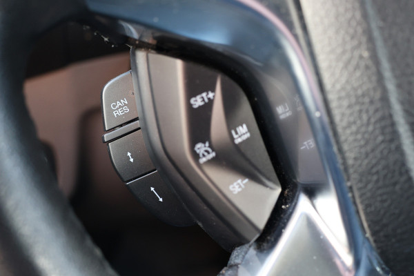 Ford Transit Connect 1.5 EcoBlue 120 PK L2 AUT | ACC | BLIS | Sortimo betimmering | Bi-Xenon | Stoelverwarming | Camera | Trekhaak | Elek. spiegels | 3-Zitter | Nieuwe APK | Dealer onderhouden